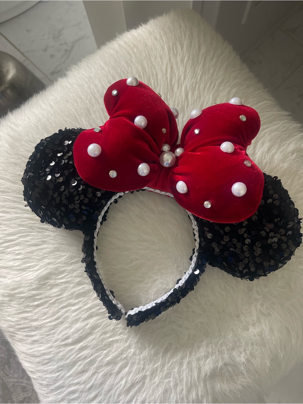 NEW! Disney Sequin Minnie Mouse Style Headband with Large Red Bow Never Worn